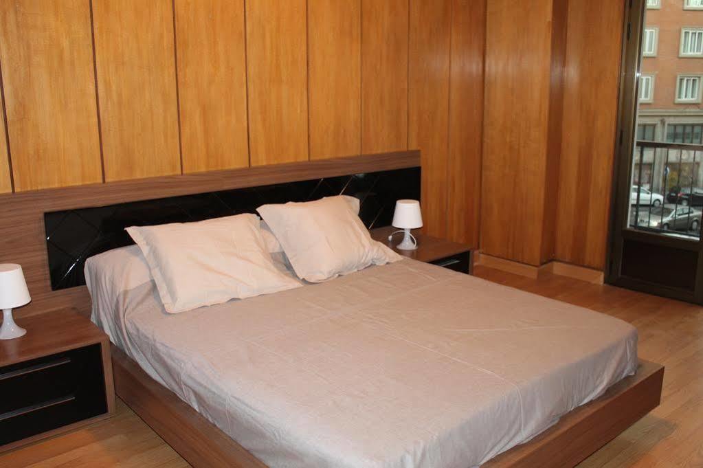 Apartamentos Rialto Madrid Dış mekan fotoğraf